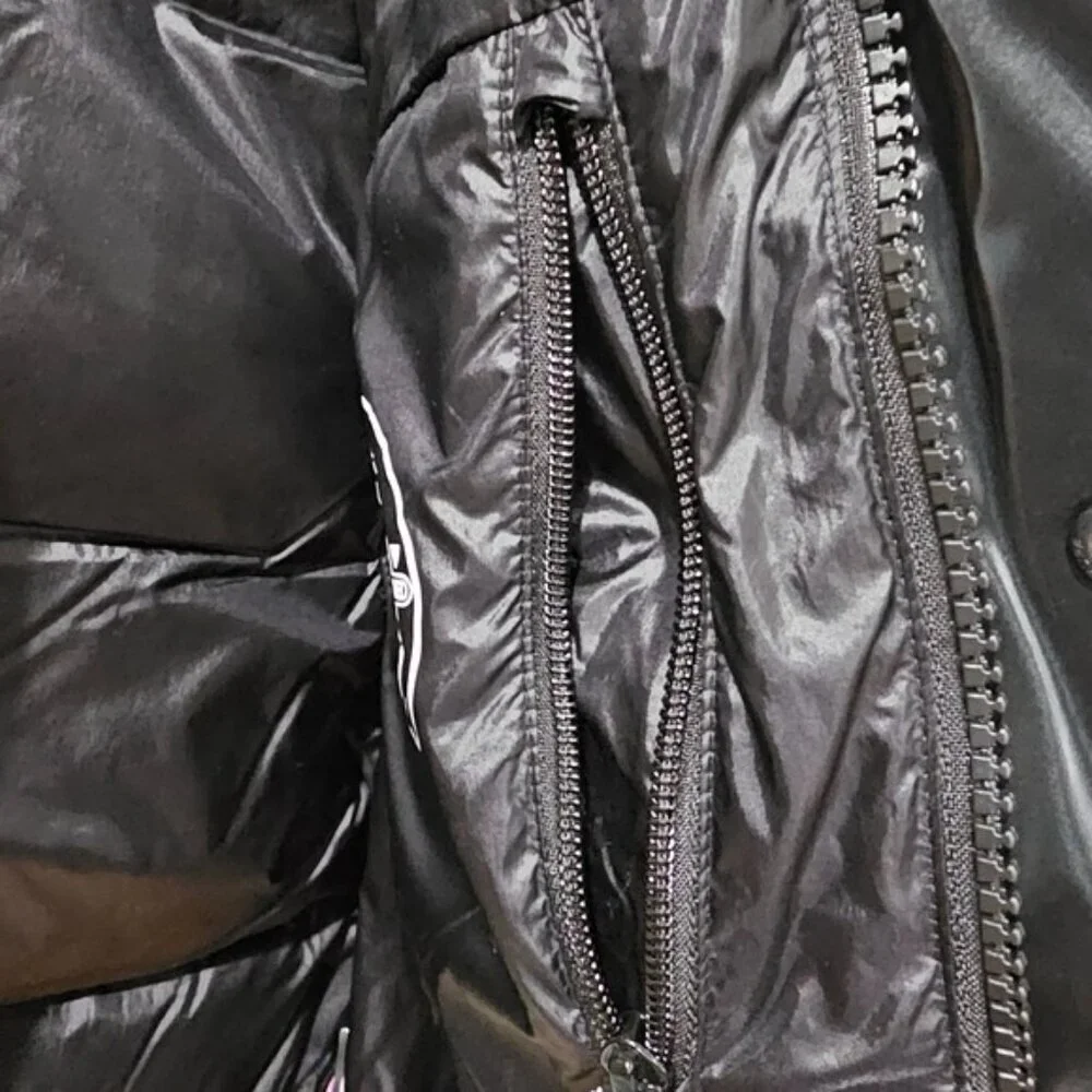 Aritzia the super puff™ vest - Picture 9 of 16